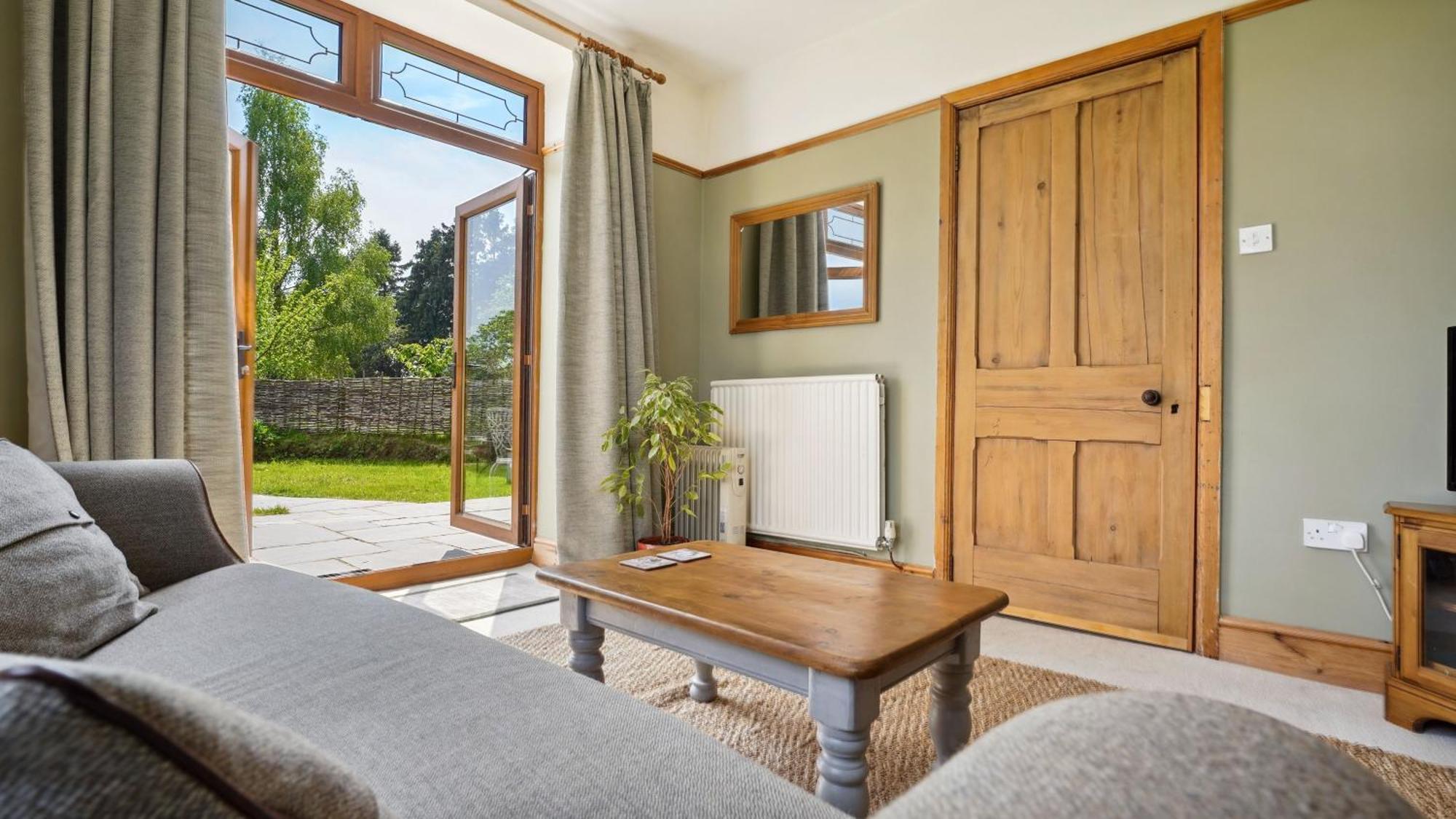 Tranquil Countryside For Two Holiday home *